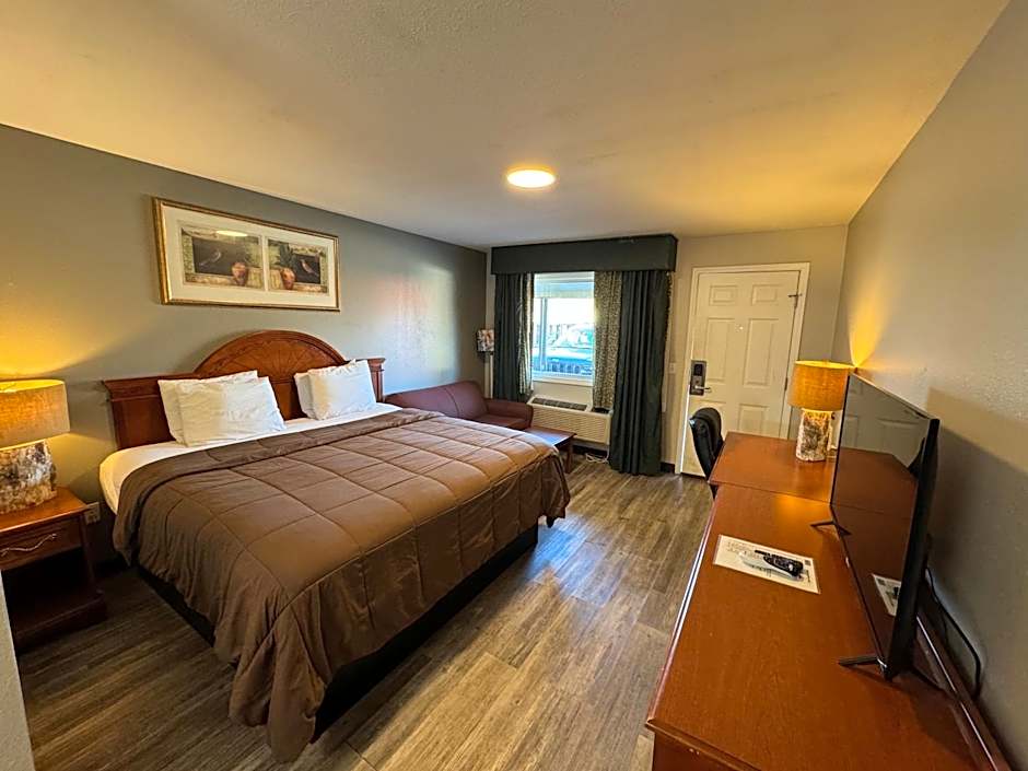 Ozark Inn & Suites