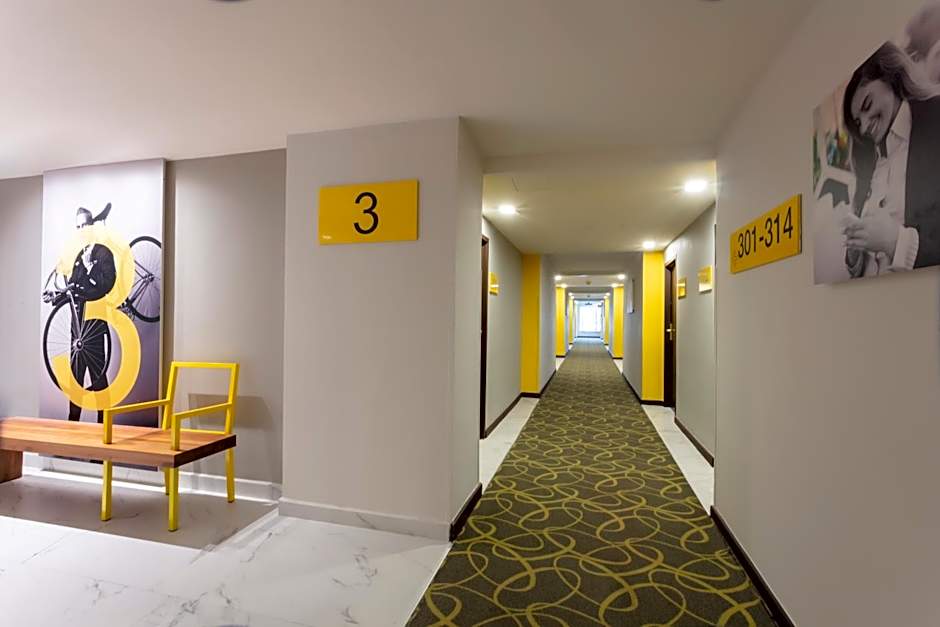 Krystal Urban Monterrey San Jeronimo