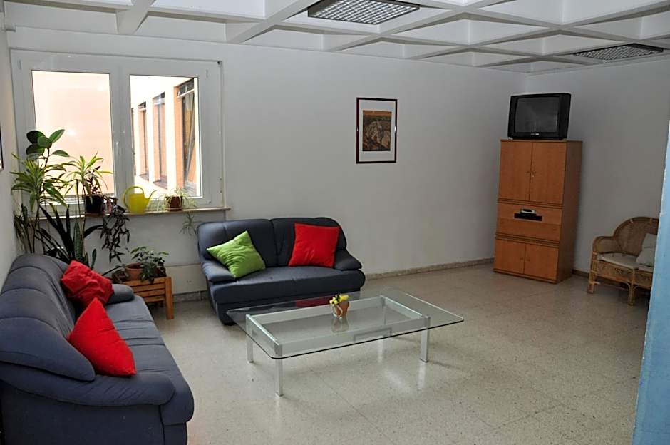 Eduard-Heinrich-Haus, Hostel