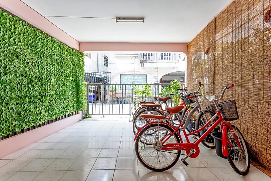 Baan Mee Suk Ayutthaya