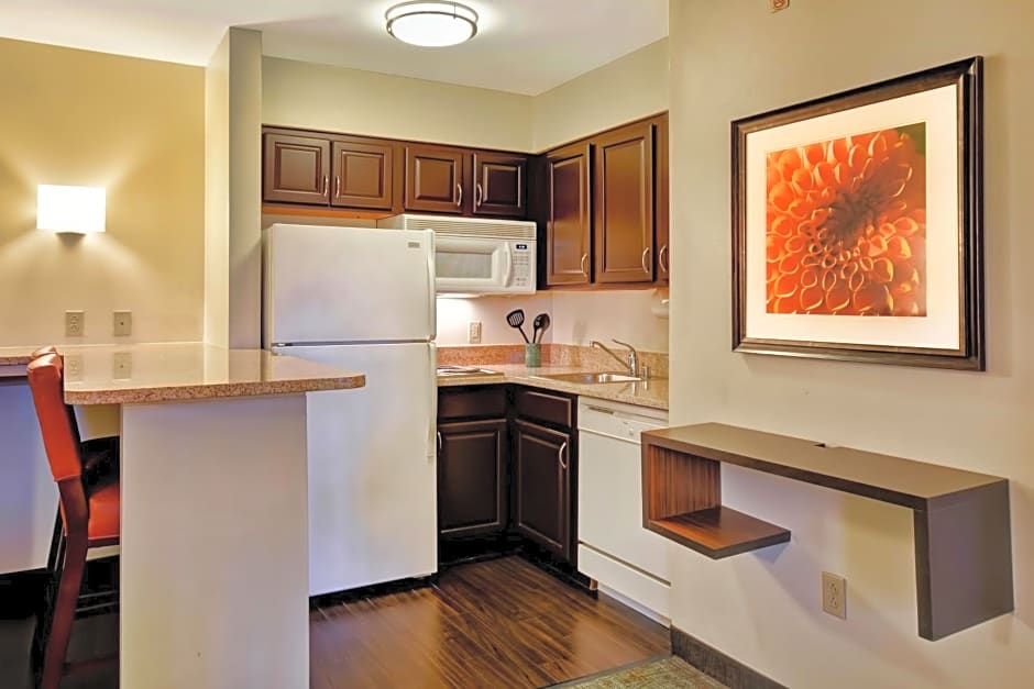 Staybridge Suites Madison - East