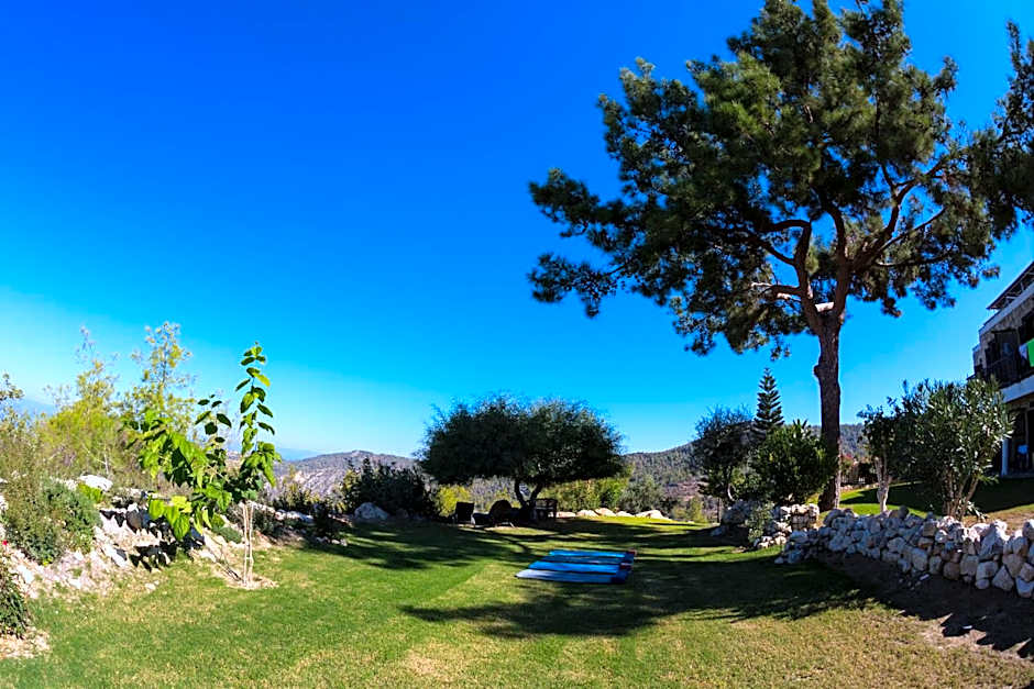 Demetriou Paradisos Hills Hotel