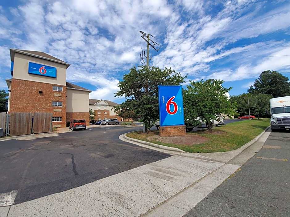 Motel 6-Richmond, VA - I-64 West