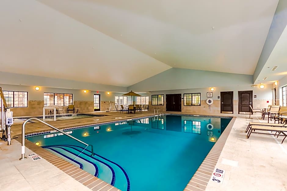 Staybridge Suites Grand Forks By IHG