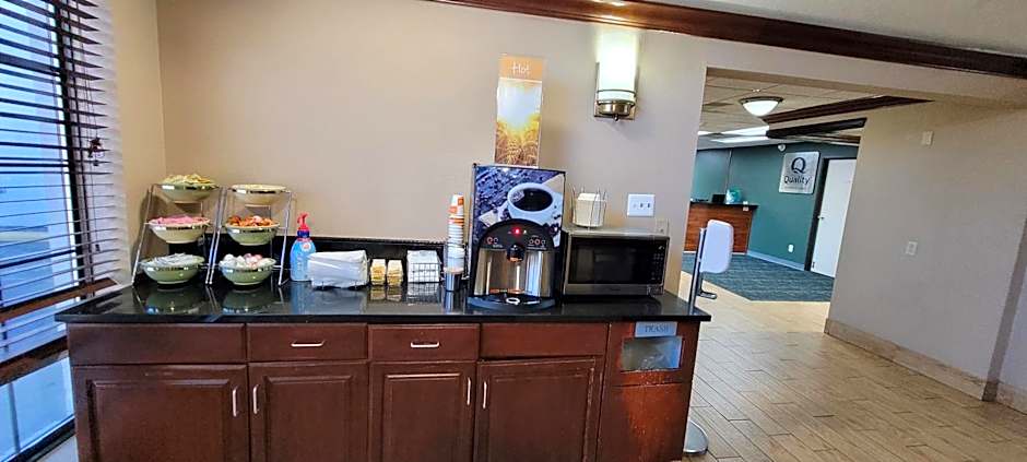 Quality Inn & Suites Columbia I-70