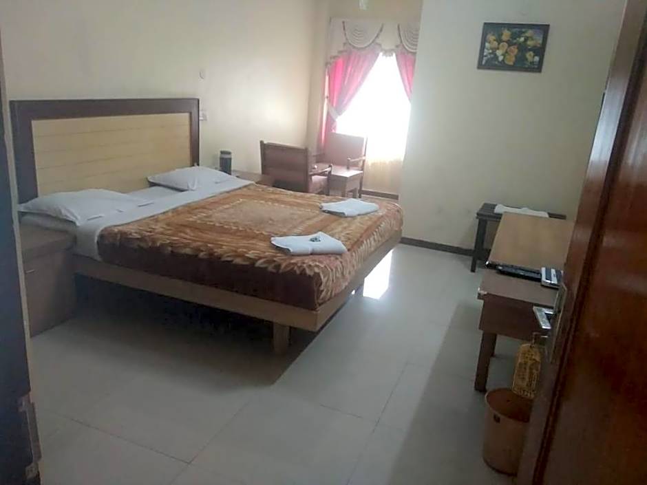 Hotel Preethi Palace