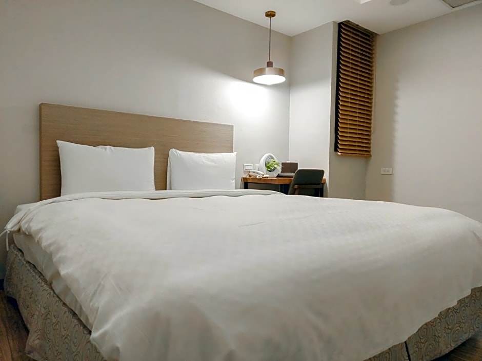 CHECK inn Express Taipei Station