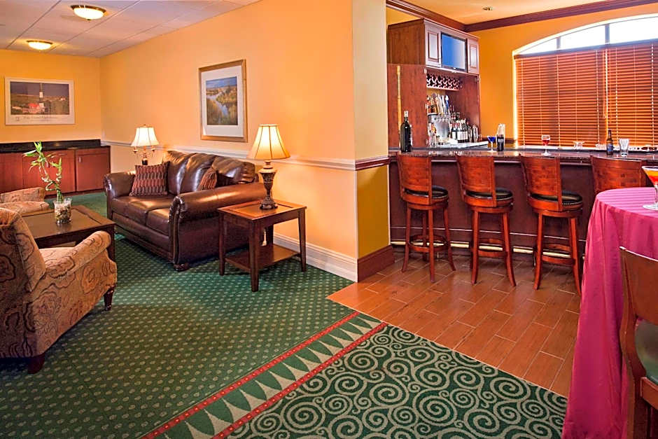 Courtyard by Marriott Long Island MacArthur Airport