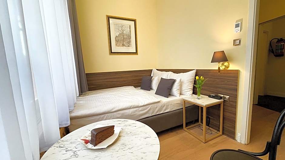 City Pension Stephansplatz I Self Check In I AC in all rooms