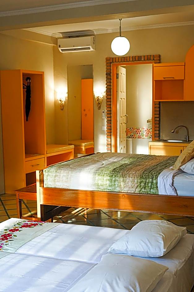 Hotel Deli River and Restaurant Omlandia