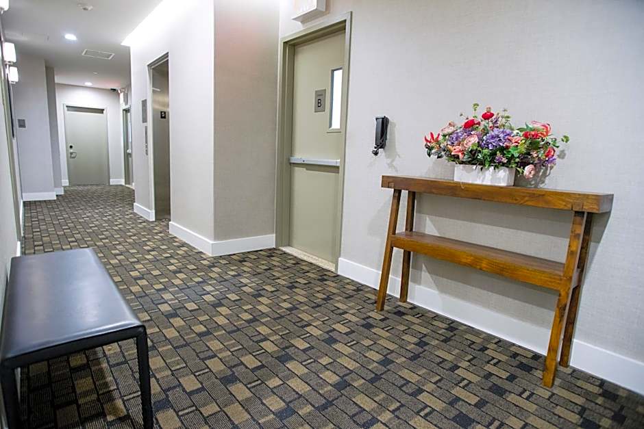 Leon Hotel