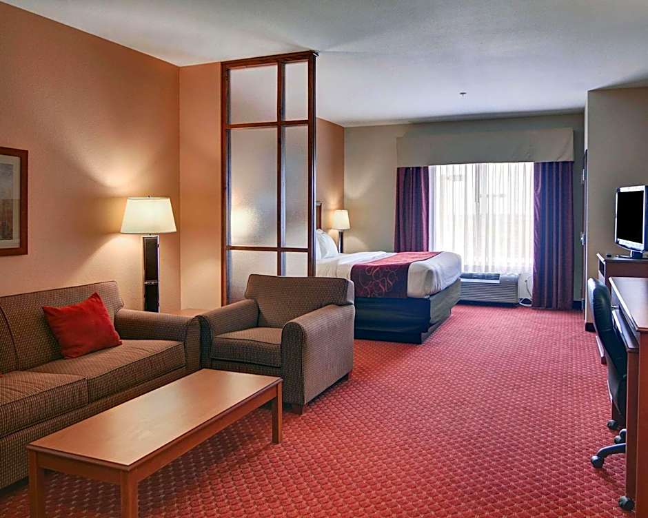 Quality Suites Near Cedar Creek Lake