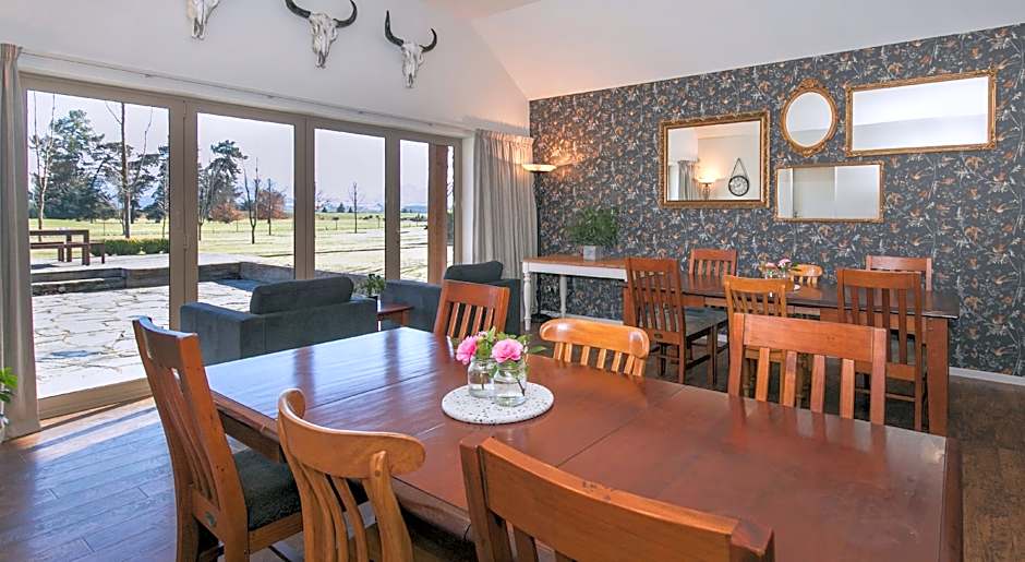 Maple Lodge Luxury Bed And Breakfast