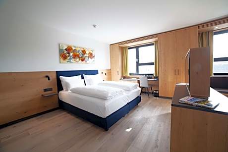 Double Suite with Sofa Bed and Bath Tub - Non-Smoking