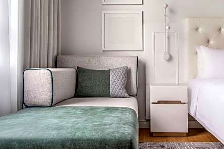 Deluxe Room, 1 King Bed, Non Smoking