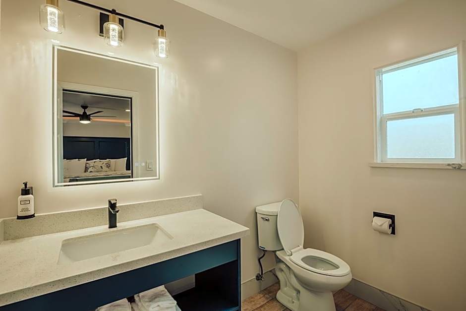Blufftop Inn & Suites - Wharf/Restaurant District