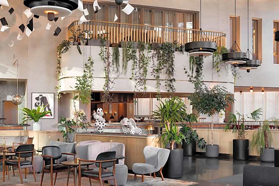 The Stratford, Autograph Collection