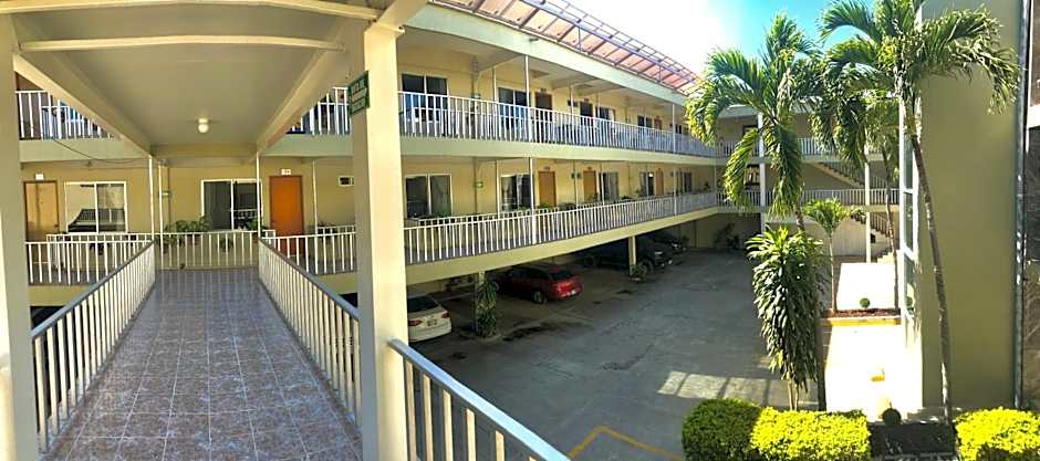 Hotel del Camino Real