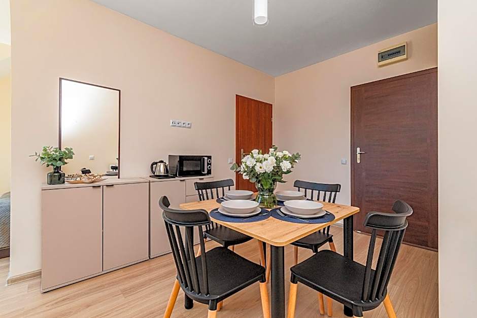 Sztutowo Lazurowy Dwór - Apartamenty oraz Pokoje z Parkingiem