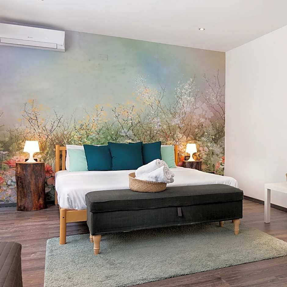 Francis Superior Rooms