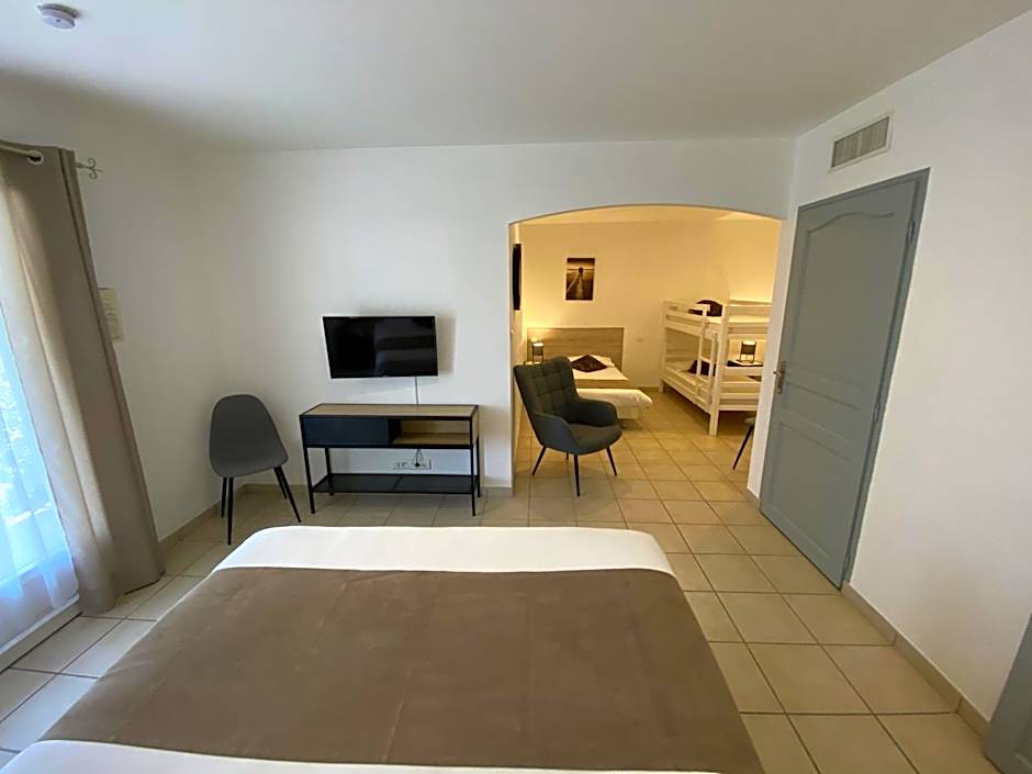 Logis Hôtel L'Oliveraie