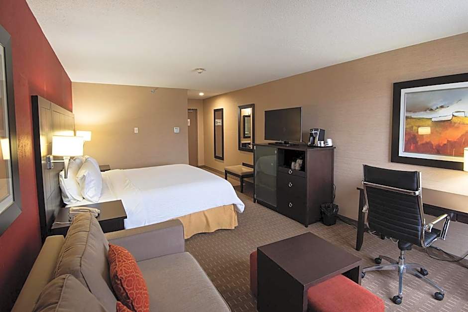 Holiday Inn Express Hotel & Suites Chatham South By IHG