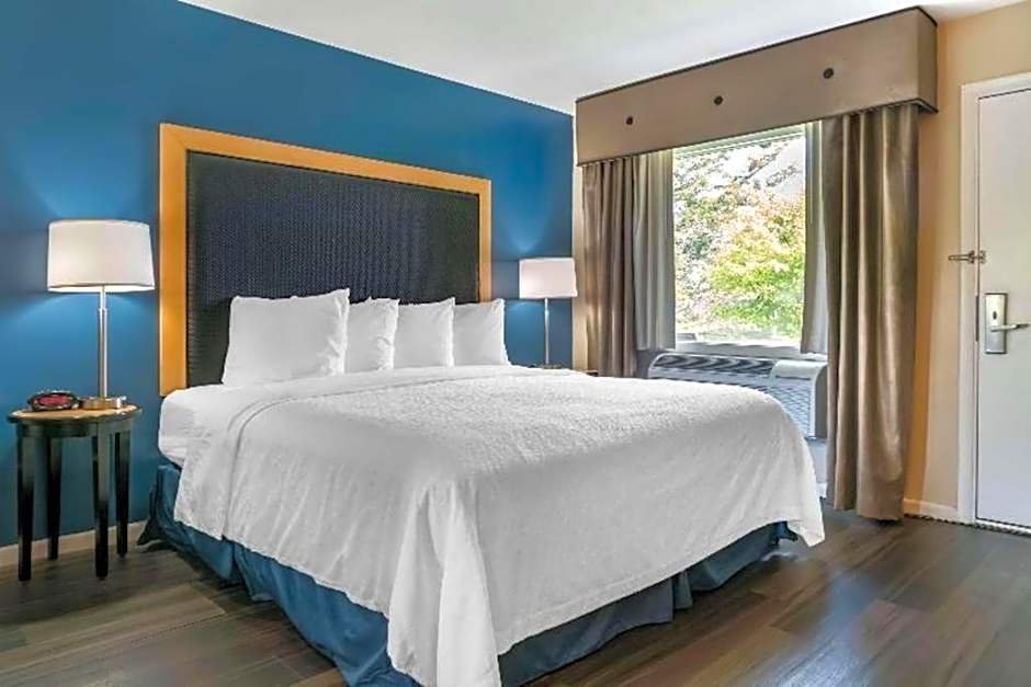 Best Western River Terrace