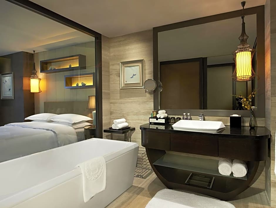 Sheraton Shanghai Waigaoqiao Hotel