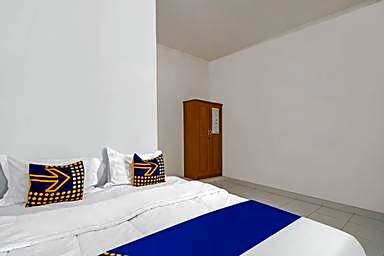 SPOT ON 92498 Fanni Homestay