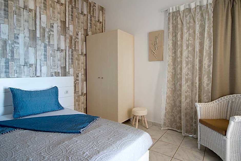 Silver Sun Studios & Apartments