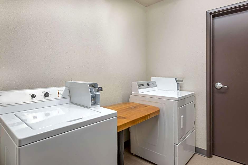 Super 8 by Wyndham Innisfail