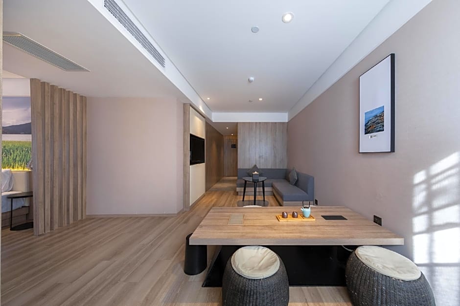 Atour Hotel Kunming Dian Lake