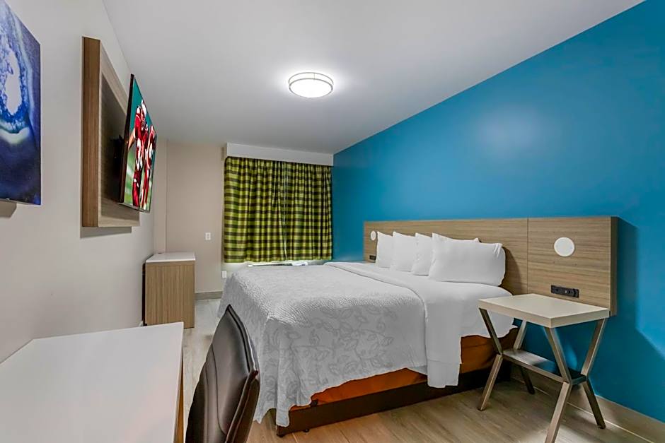 Red Roof PLUS Brooklyn - Flatbush Ave