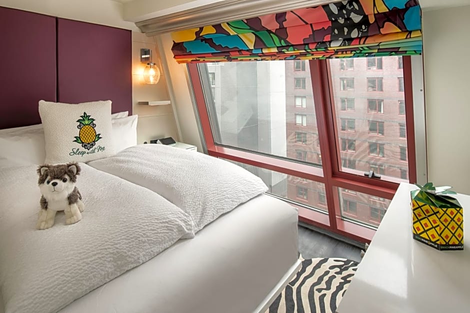 Staypineapple, An Artful Hotel, Midtown