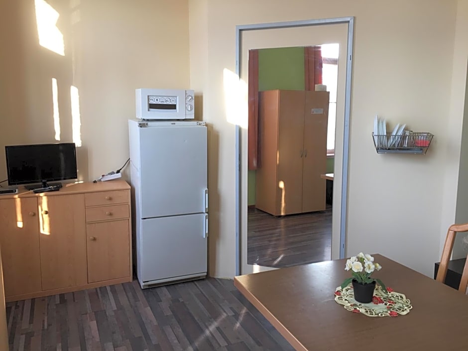 Zimmerfrei-Dresden mit Bad-Miniküche Self Check In 24-7