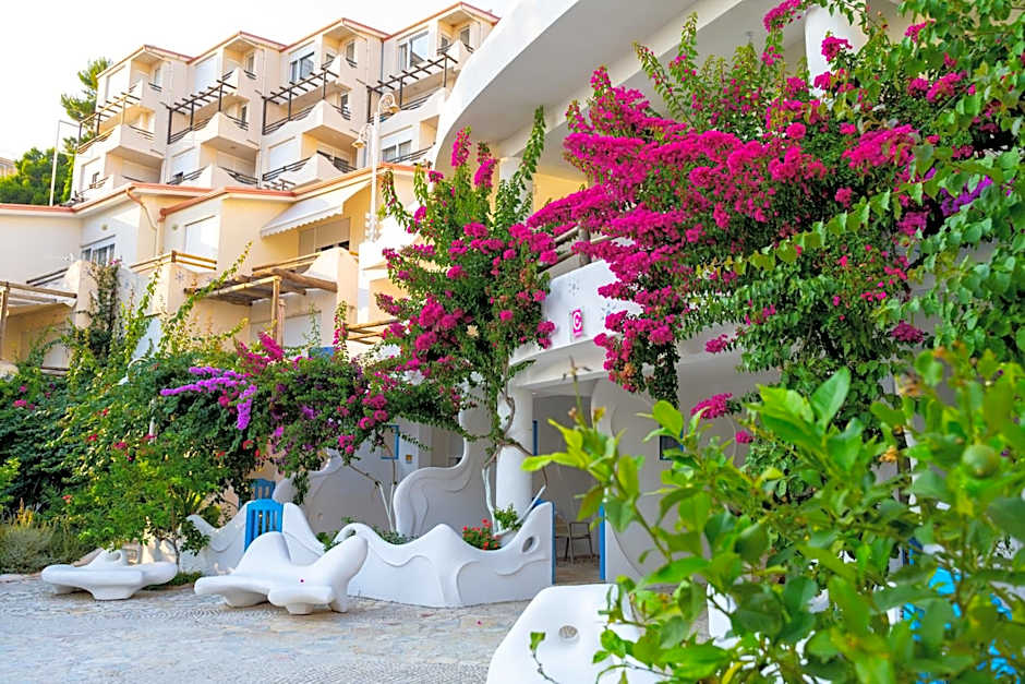 Bougainville Bay Hotel