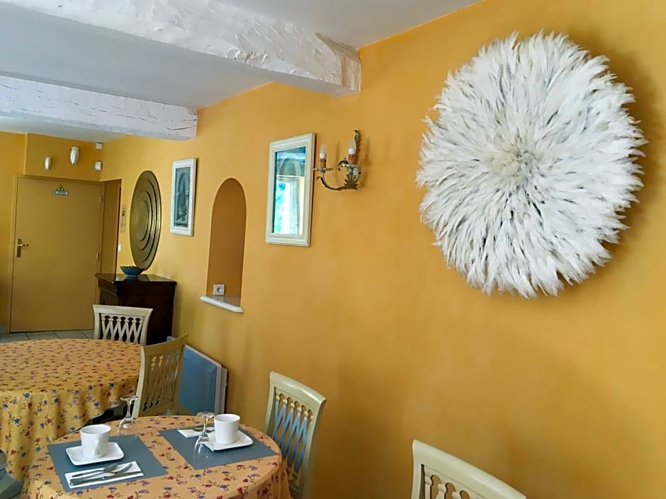 Logis Hotel La Bastide des Monges