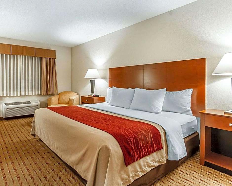 Quality Inn & Suites Eau Claire University Area