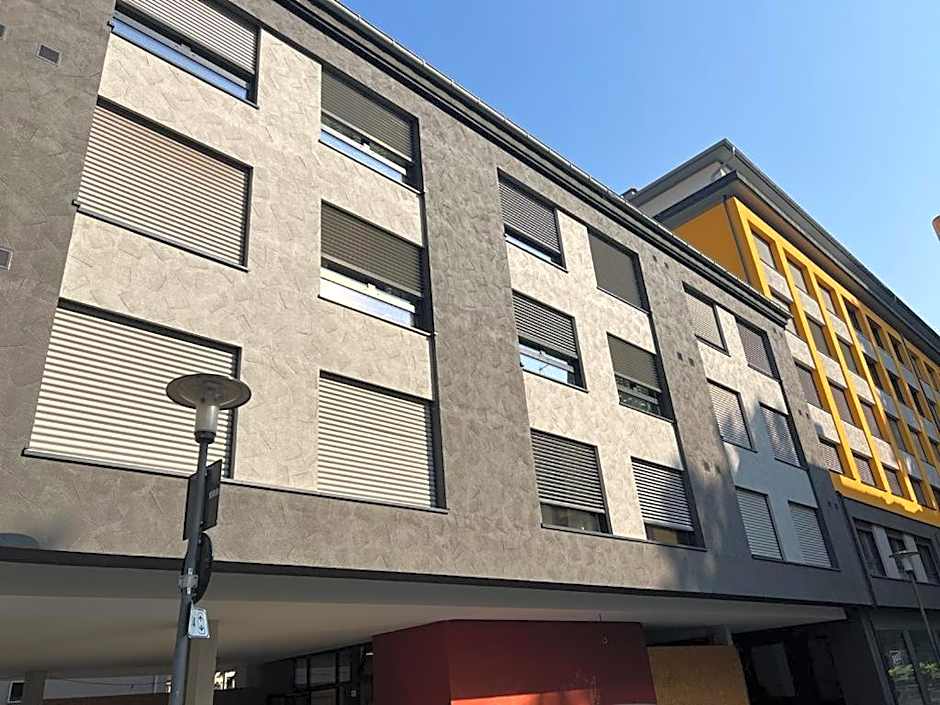 YUGOGO PELLICO 8 Trento Centro