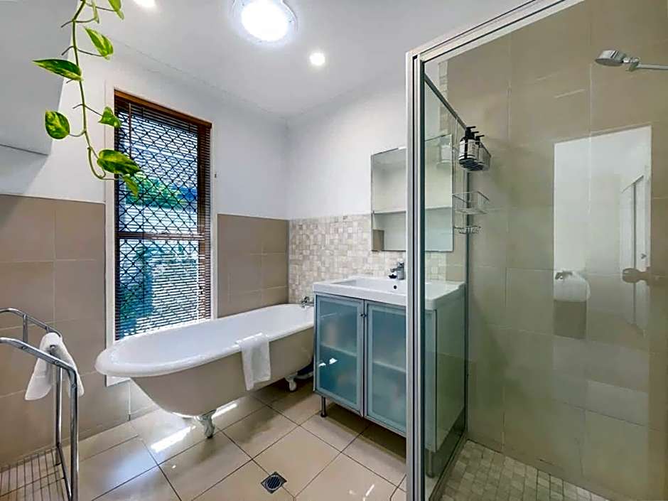 Bokarina Beach House - Family & Pet Friendly