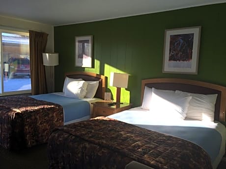 Non-Smoking Queen Room with Two Queen Beds