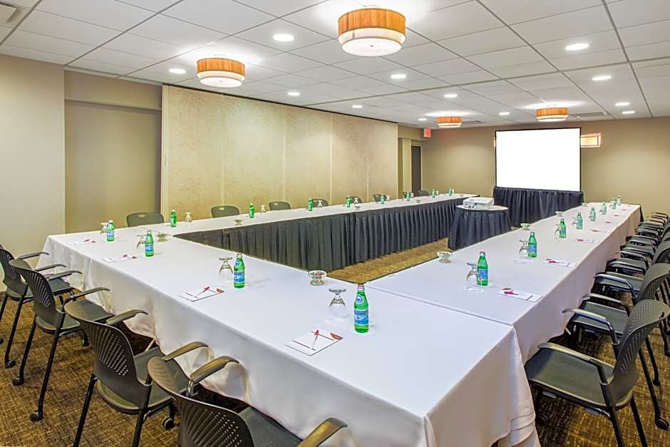 Crowne Plaza Chicago OHare Hotel & Conference Center By IHG