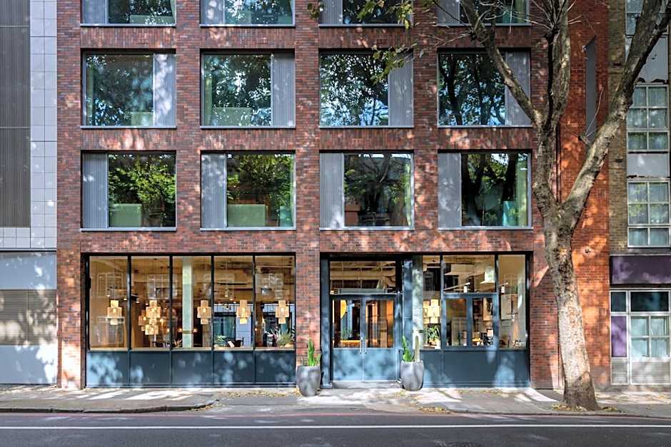 Bermonds Locke, Tower Bridge