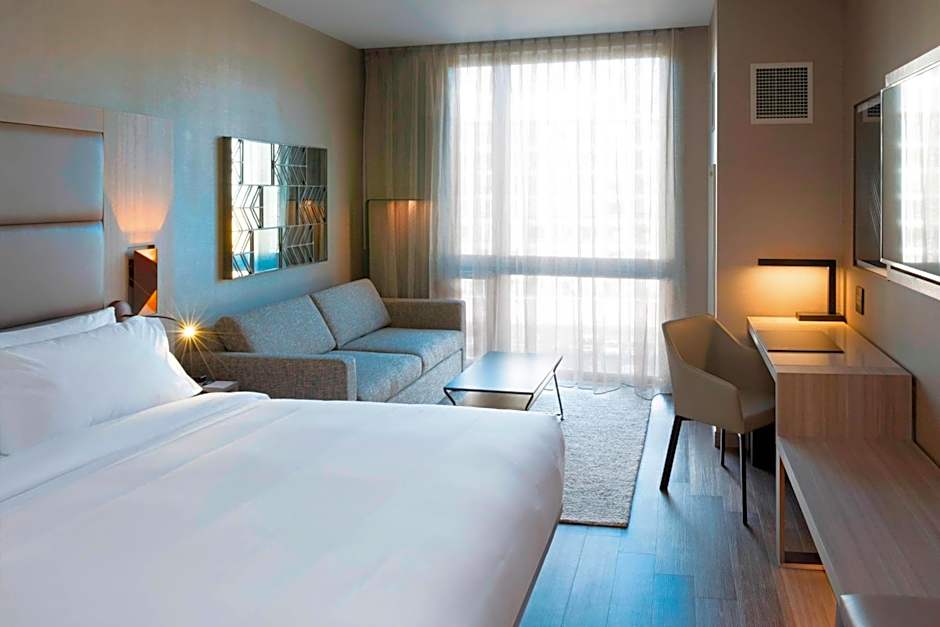 AC Hotel by Marriott Boston Downtown