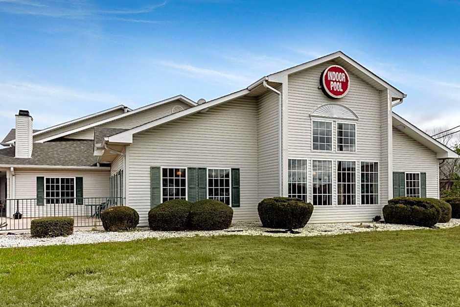 Econo Lodge Inn And Suites