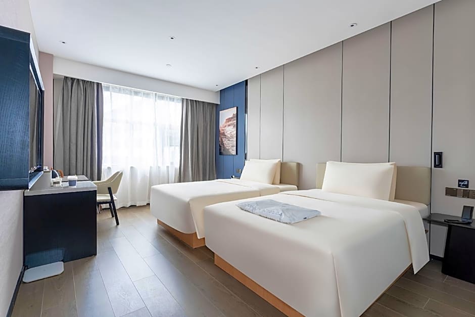 Atour X Hotel Zhuhai Gongbei Port High-speed Railway Station