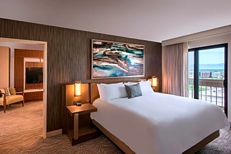 Luxury Suite, 1 Bedroom Suite, 1 King, Sofa bed