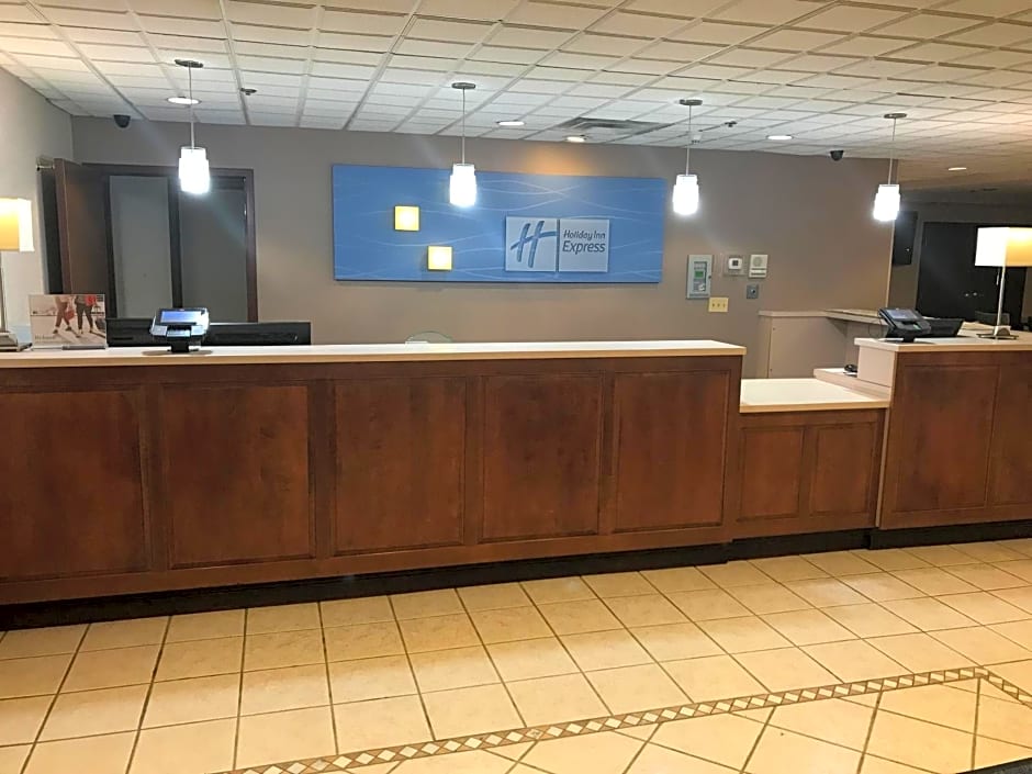 Holiday Inn Express Hotel & Suites Charleston-Southridge By IHG