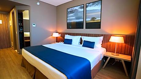 Deluxe Queen Room