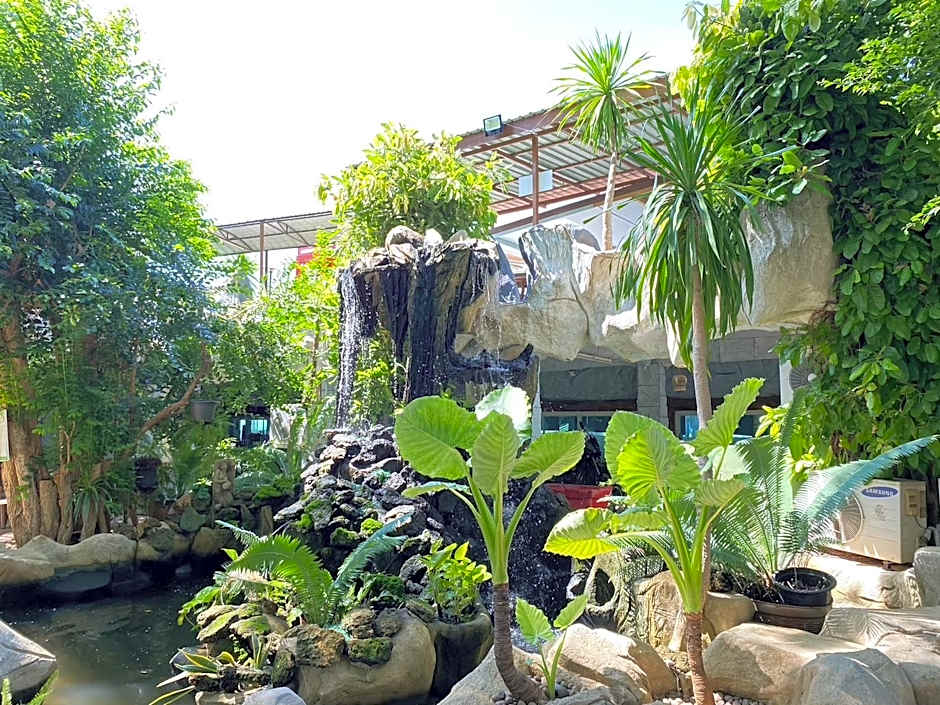 Suwanna Riverside Resort